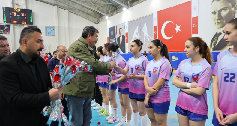 TOROSLAR’IN MELEKLERİ 8 MART’TA PARKEYE İNDİ  SAHADA BÜYÜK GALİBİYET, ANLAMLI KUTLAMA