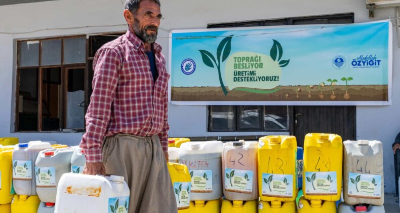 Yenişehir’de üreticiye ‘On numara’ hizmet Çiftçiye ücretsiz solucan gübresi desteği