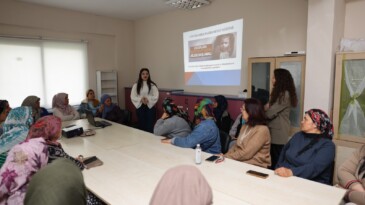 AKDENİZ’DE ÖRNEK ÇALIŞMA: HEM ÇOCUKLARA HEM AİLELERE ‘MAHREMİYET’ EĞİTİMİ