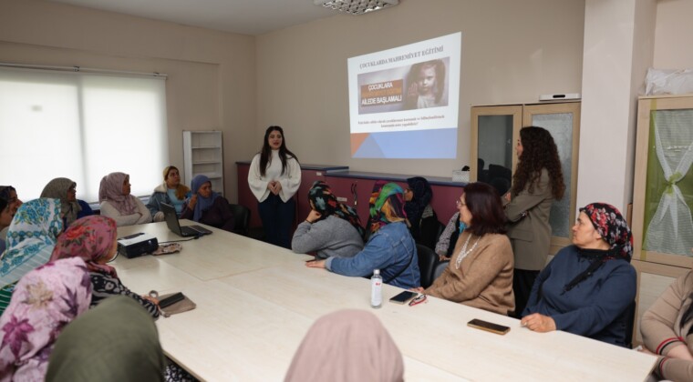 AKDENİZ’DE ÖRNEK ÇALIŞMA: HEM ÇOCUKLARA HEM AİLELERE ‘MAHREMİYET’ EĞİTİMİ