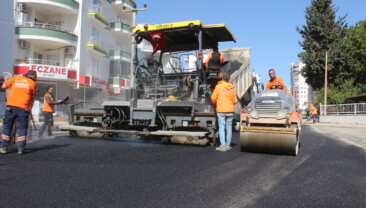 MERSİN BÜYÜKŞEHİR’İN YOL YAPIM EKİPLERİ MEZİTLİ YENİ MAHALLE’DE YOL YENİLEME ÇALIŞMASI GERÇEKLEŞTİRDİ