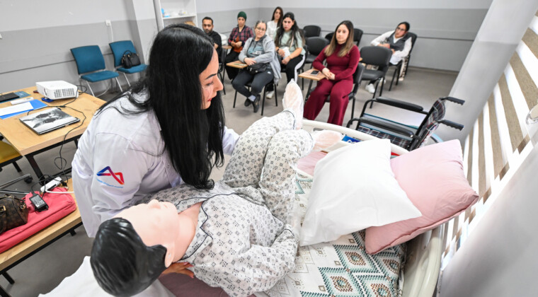 MERSİN BÜYÜKŞEHİR BELEDİYESİ’NİN ÜCRETSİZ KURSLARI İSTİHDAMIN YOLUNU AÇIYOR