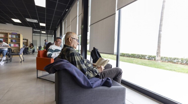 Mersin’e dijital kütüphane uygulaması geldi