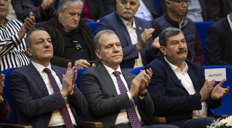 BAŞKAN SEÇER, TOROSLAR BELEDİYESİ’NİN 2. HİZMET YILI DEĞERLENDİRME PROGRAMI’NA KATILDI