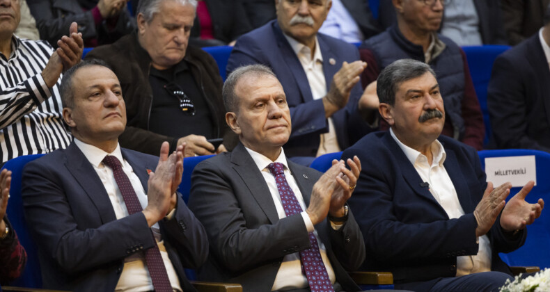 BAŞKAN SEÇER, TOROSLAR BELEDİYESİ’NİN 2. HİZMET YILI DEĞERLENDİRME PROGRAMI’NA KATILDI