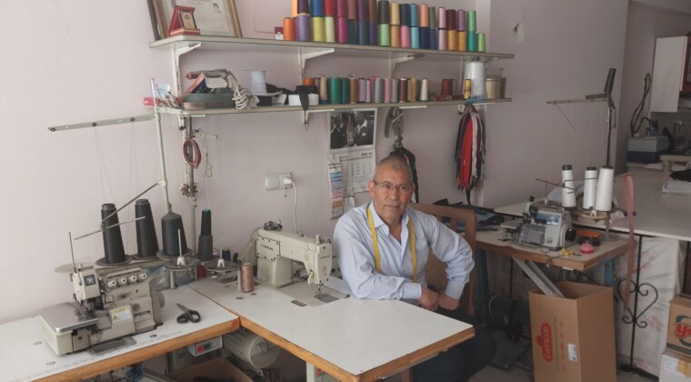 Çırak bulunamayan terzilikte yarım asrı geride bıraktı