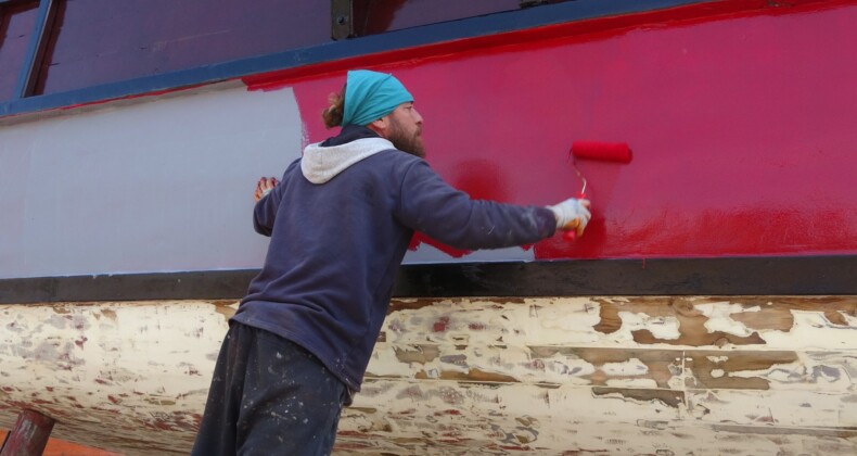 Turizm sezonu öncesi gezi tekneleri bakıma alındı