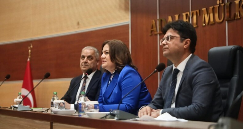 HSK Üyesi YURTSEVER’den Mersin Adliyesi’ne Ziyaret