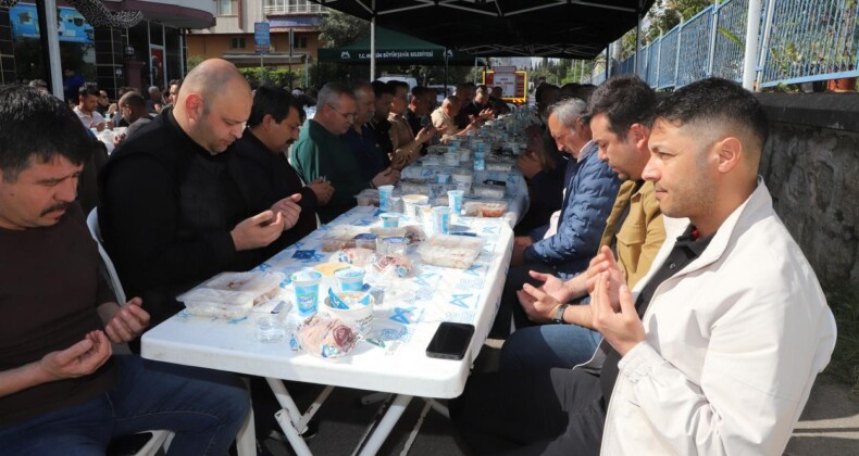 Mersin’de hayatını kaybeden itfaiyeci Çelikkaya yıl dönümünde anıldı