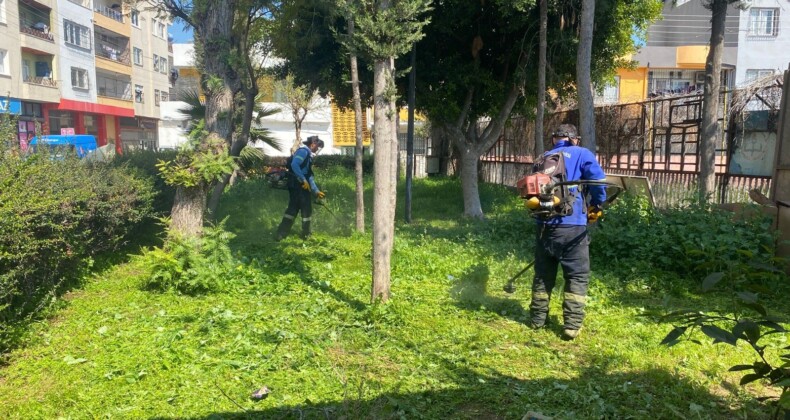 Mersin’de park ve yeşil alanlarda bakım seferberliği