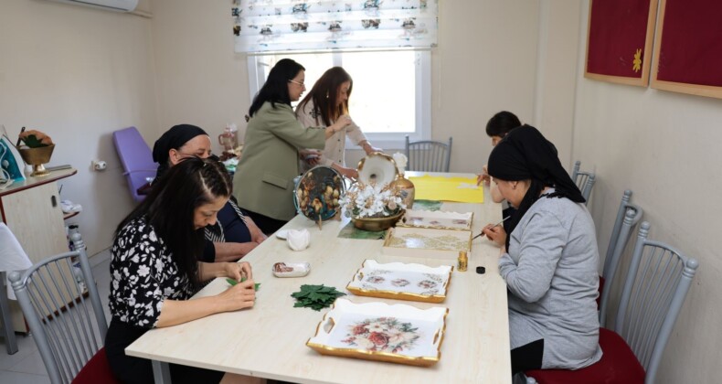 Sessizliğini sanatla aştı: İşitme engelli Sinem’in başarı hikayesi