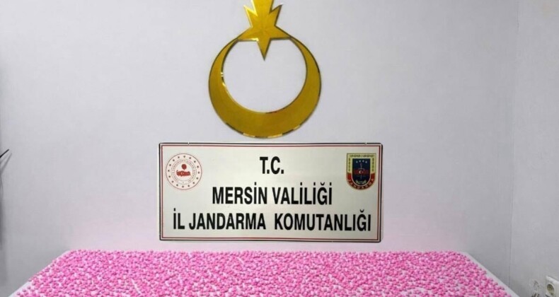 Mersin’de uyuşturucu haplarla yakalanan 2 şüpheli tutuklandı