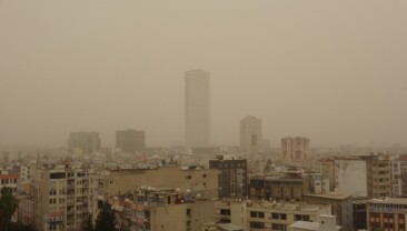 Mersin ve ilçelerinde toz taşınımı etkili oldu
