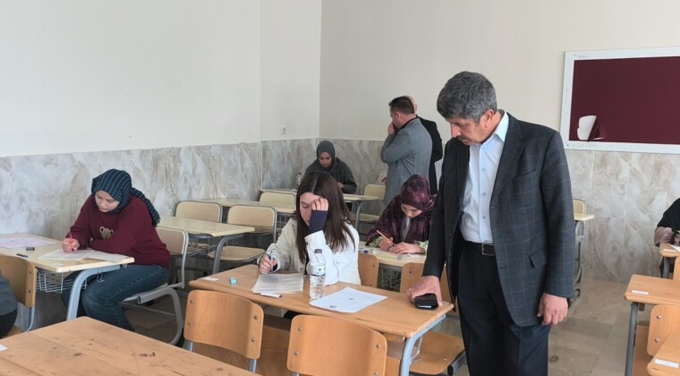 Mersin’de gençler umre ödüllü bilgi yarışmasında buluştu