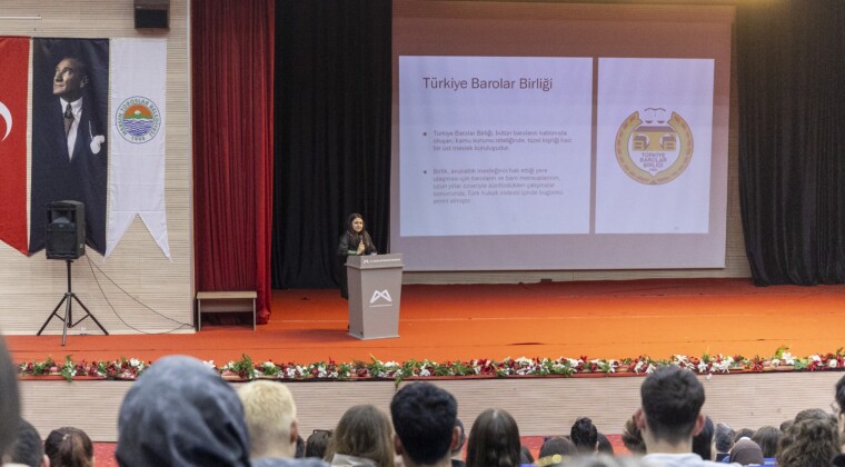 Mersin’de üniversite adaylarına meslek tanıtım semineri