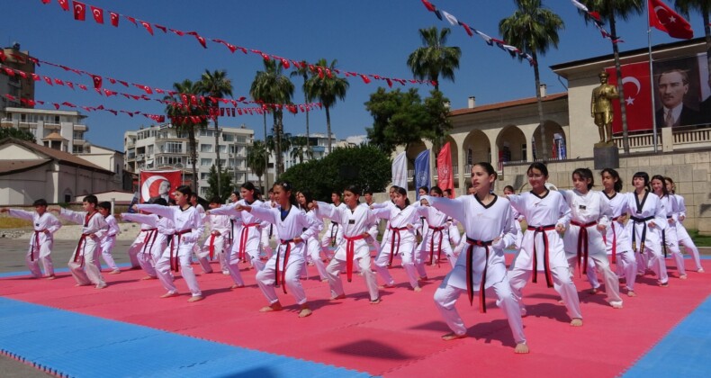 MERSİN’DE 19 MAYIS COŞKUSU GENÇLİK HAFTASI İLE BAŞLADI