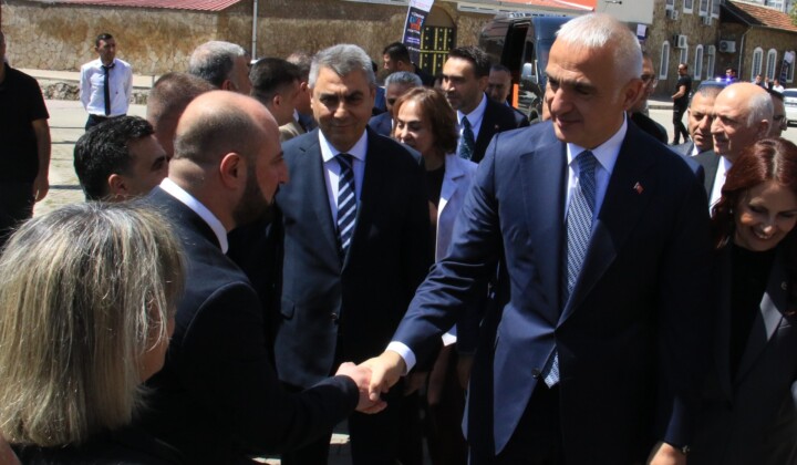 BAKAN ERSOY: “MERSİN, YAŞAYAN BİR KÜLTÜR HAZİNESİDİR”