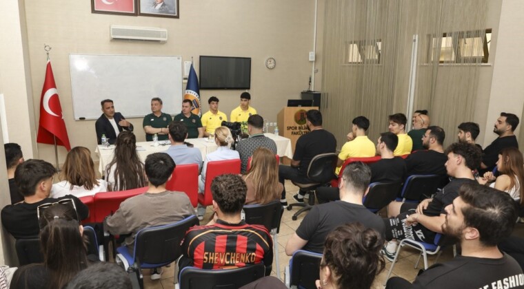 Mersin’de basketbol altyapısında gelişim paneli düzenlendi