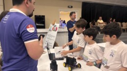MERSİNLİ ÖĞRENCİLER ROBOTİK YARIŞMASINDA TÜRKİYE DERECESİ YAPTI
