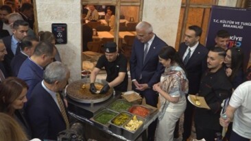 BAKAN ERSOY: “TURİSTLER ARTIK GASTRONOMİ İÇİN ROTA BELİRLİYOR”
