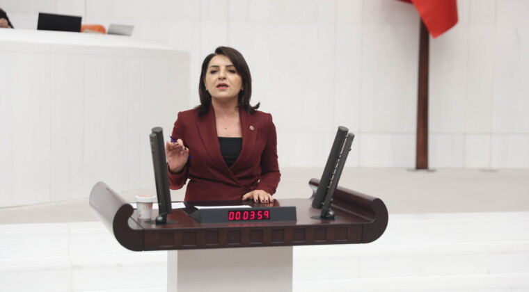 “SORULARA CEVAP YOK, SAYFALAR DOLUSU HİKÂYE VAR” CHP’Lİ GÜLCAN KIŞ’TAN BAKANLIĞA TEPKİ: “VERİ İSTEDİK, NUTUK GELDİ”