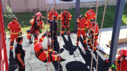 MERSİN BÜYÜKŞEHİR ATA EĞİTİM MERKEZİ, İTFAİYE OKULU GİBİ HİZMET VERİYOR