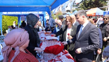 Akdeniz’de Anneler Günü Kermesi’ne Yoğun İlgi