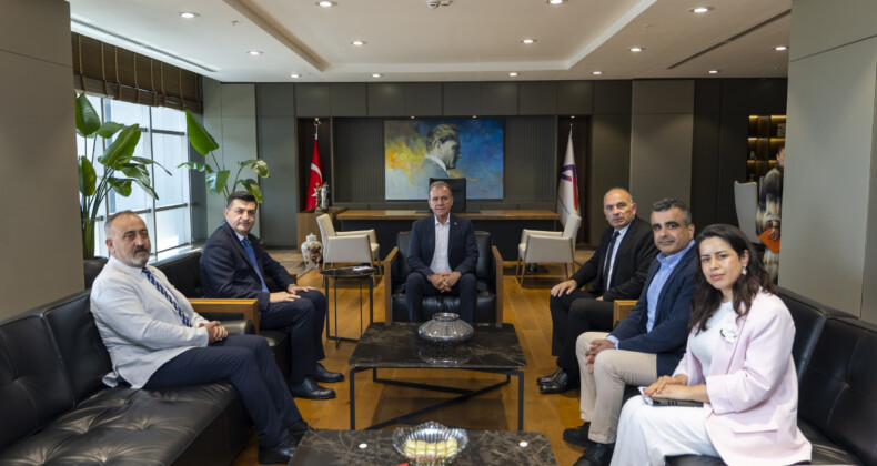 ŞEHİT AİLELERİ VE MALÜL GAZİLER DERNEĞİ BAŞKAN SEÇER’İ ZİYARET ETTİ SEÇER: “ŞEHİT, GAZİ VE GAZİ AİLELERİMİZE BÜYÜK BİR BORCUMUZ VAR”