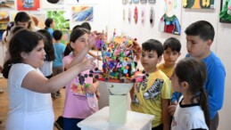 Mersin’de çocuk kampüslerinden çıkan eserler sergide buluştu