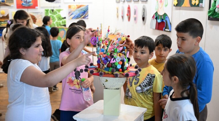 Mersin’de çocuk kampüslerinden çıkan eserler sergide buluştu