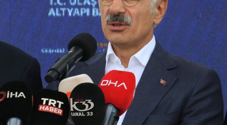 BAKAN URALOĞLU DUYURDU:”ÇEŞMELİ-KIZKALESİ OTOYOLUNDA İLK KISIM TEMMUZ AYINDA AÇILACAK”