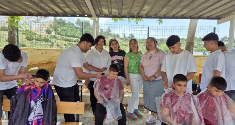 BAYRAM ÖNCESİ ANLAMLI DOKUNUŞ: MİNİKLERE ÜCRETSİZ TIRAŞ