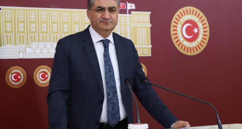EKMEN: MERSIN, HIZLI TRENLE ANKARA VE İSTANBUL’A BAĞLANMALI