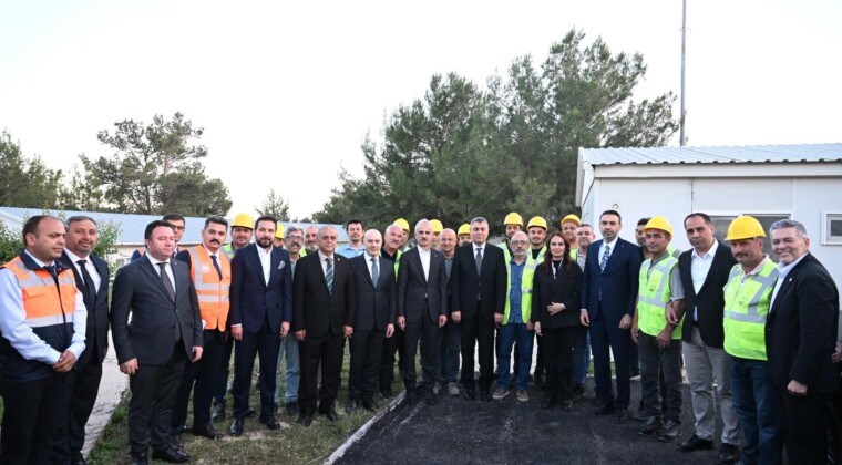 BAKAN URALOĞLU: “35 DAKİKA KISALAN SEYAHAT SÜRESİYLE TOPLAM 1 MİLYAR 58 MİLYON LİRA TASARRUF SAĞLAYACAĞIZ”