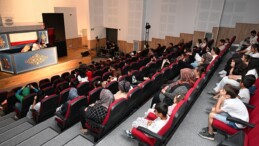 MERSİN BÜYÜKŞEHİR BELEDİYESİNDEN ÇOCUKLARA KUKLALI TİYATRO SÜRPRİZİ